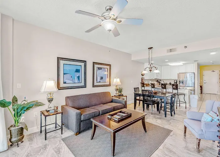 Gulf-front In The Heart Of Town W Pools Hot Tubs & Access Holiday home *