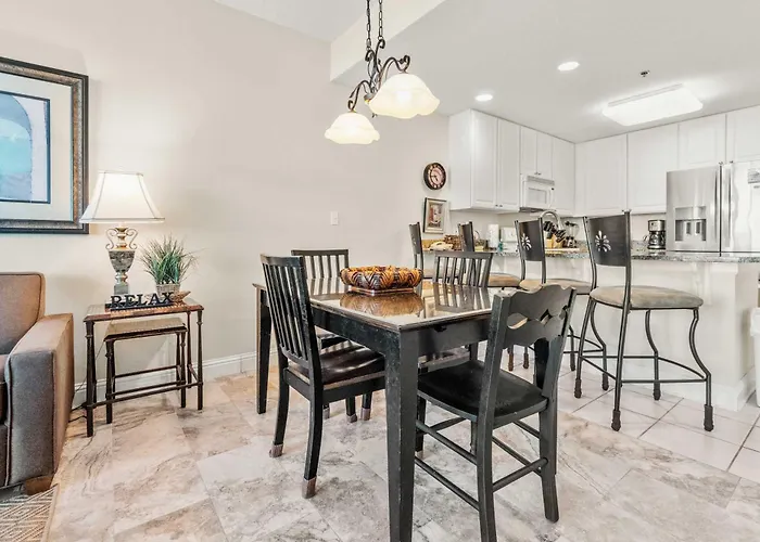 Gulf-front In The Heart Of Town W Pools Hot Tubs & Access Gulf Shores