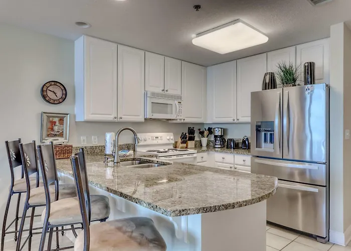 Gulf-front In The Heart Of Town W Pools Hot Tubs & Access Holiday home