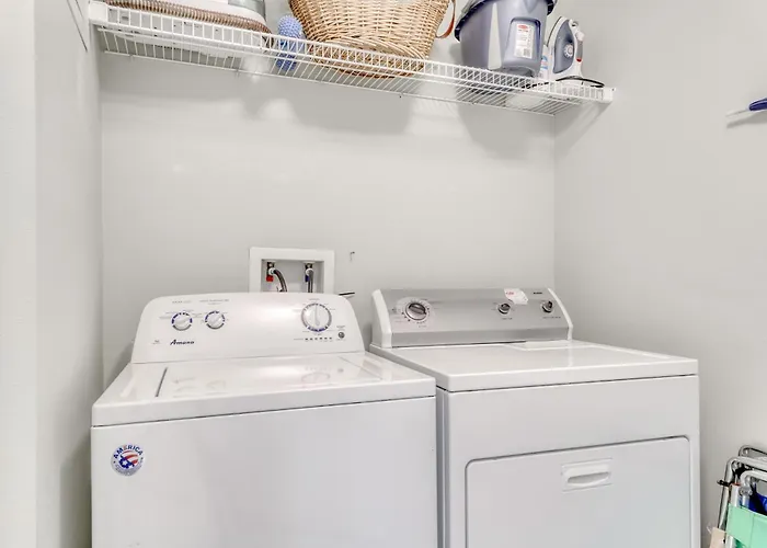 Gulf-front In The Heart Of Town W Pools Hot Tubs & Access Holiday home *