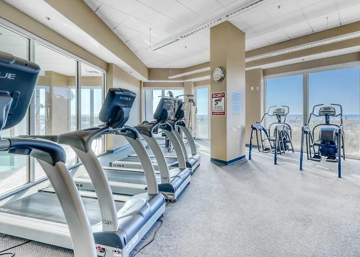 Gulf-front In The Heart Of Town W Pools Hot Tubs & Access Gulf Shores