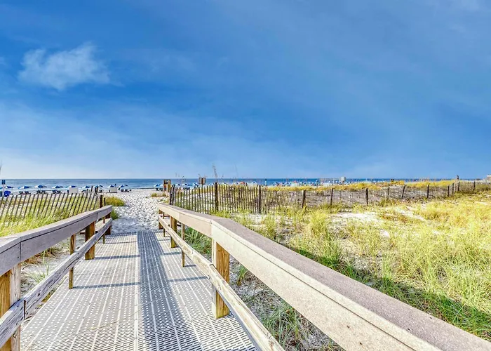 Gulf-front In The Heart Of Town W Pools Hot Tubs & Access Gulf Shores